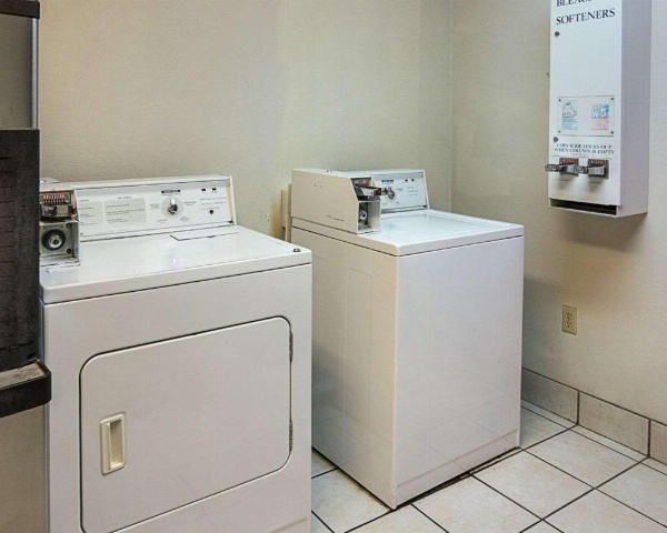 Econo Lodge Inn & Suites Natchitoches image 29